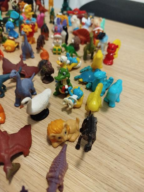 Figúrky z kinder, dinosaury a zvieratka, 
