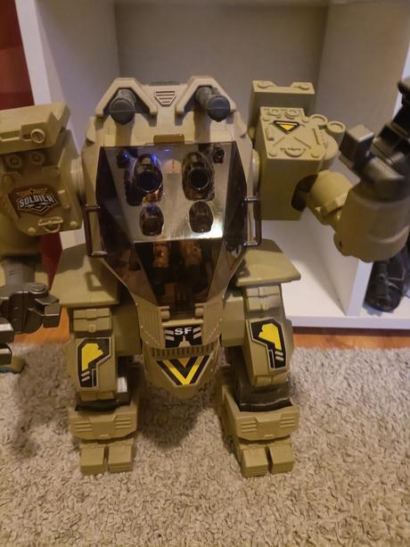 Soldiers fors robot (avatar) na baterky, 