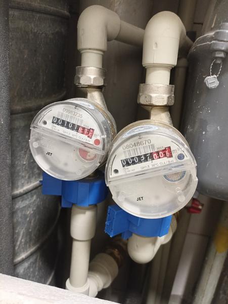 Koľko teplej vody sme minuli?