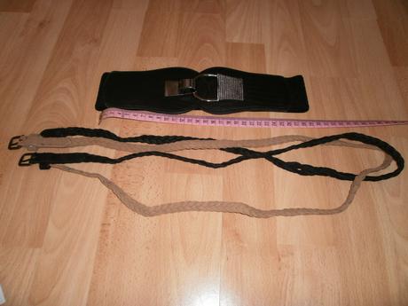 Dva opasky xs/s v super stave,