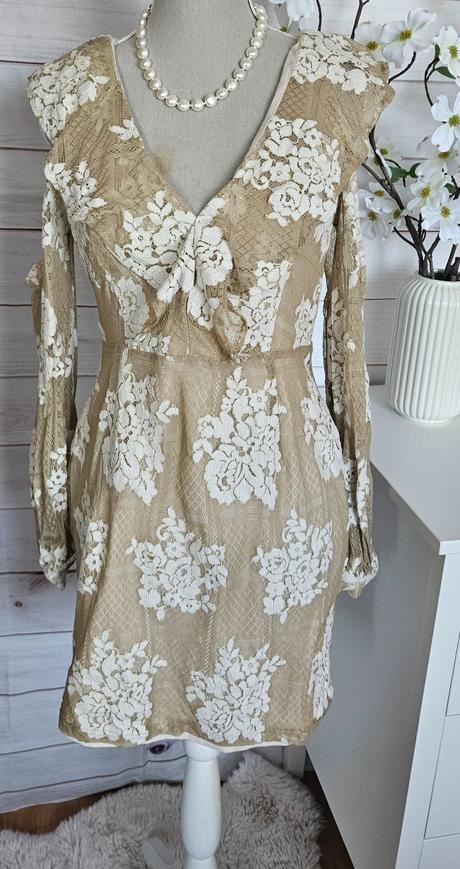 Krásne sexy čipkové šaty, s