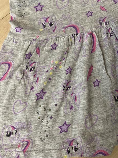 Konikove šatočky, 128