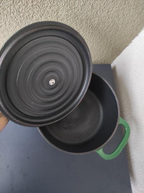 Liatinový hrniec fabini,