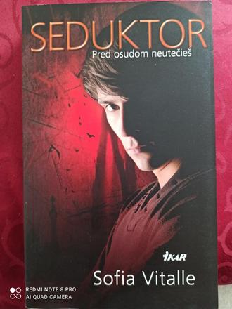 Brožovaná kniha seduktor, 