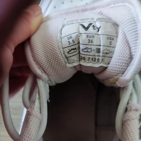 Botasky, deichmann,36