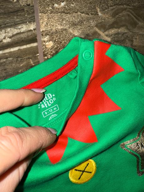 Vianočné kostýmy, 74