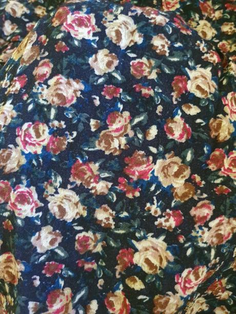 Kvetinové minišaty, bershka,s