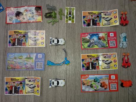 Autíčka a pohyblivé hračky kinder surprise 7,