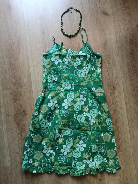 Šaty zelene na ramienka a náhrdelník, clockhouse,s