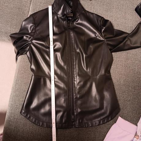 Koženková bunda, 38