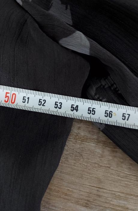 Sivá blúzka s hviezdičkami, 40