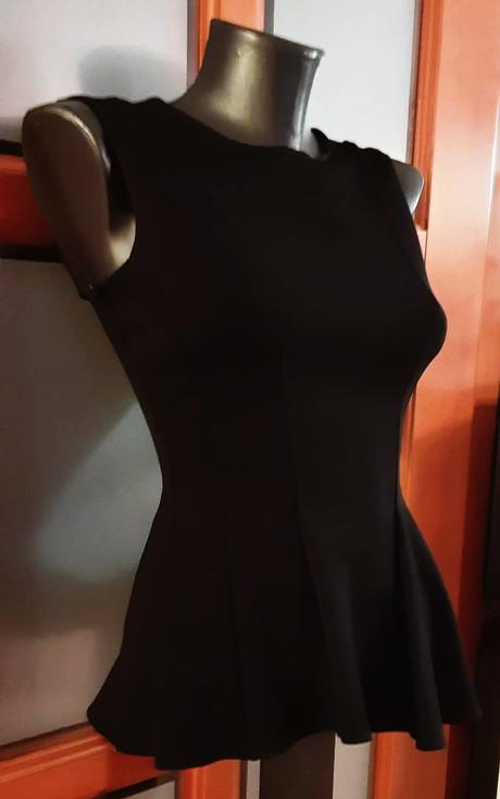 Predám dámsky top h&m veľ. xs, h&m,xs