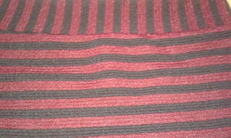 Vínovo-čierna pásiková strečová sukňa, s