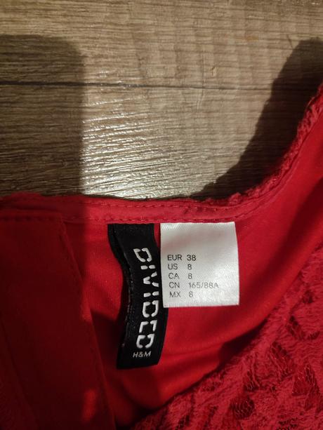 Červené šaty, h&m,s