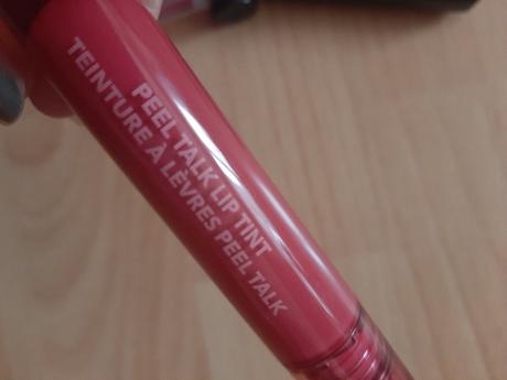 Balík dekoratívnej kozmetiky, 