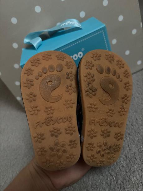 Pískacie topánočky, freycoo