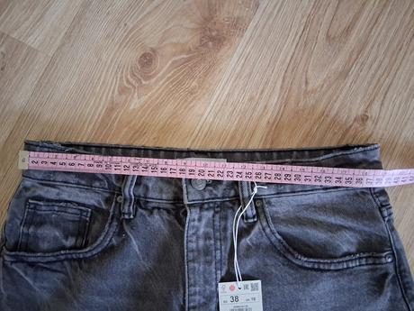 Šedé kraťasy, reserved,38