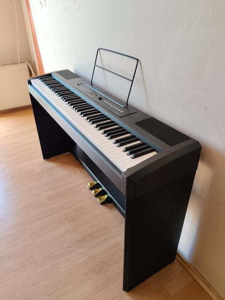 Predám klavír, 