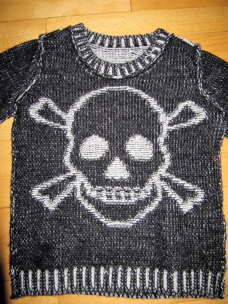 Pulóvrik s lebkou benetton, benetton,92