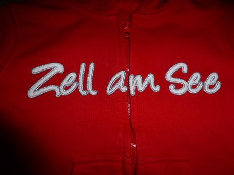 Mikinka s kapucňou, 104