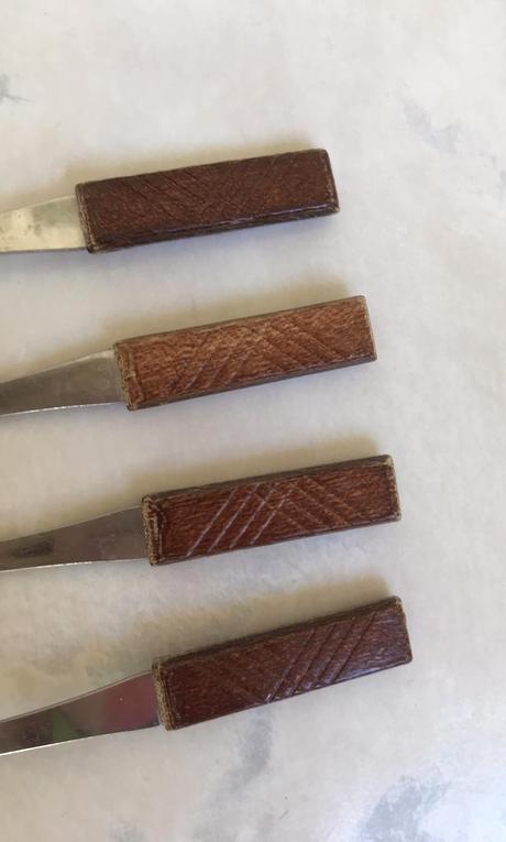 Vidličky na steaky s drev. rúčkami / 4 ks,