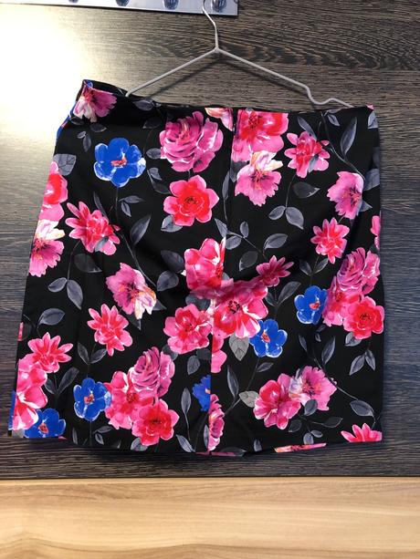 Cierna kvetovana sukna 38, orsay,38