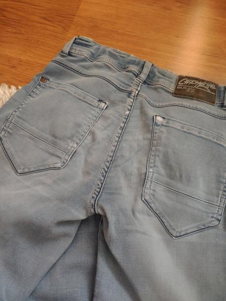 Chlapčenské rifle, takko,152