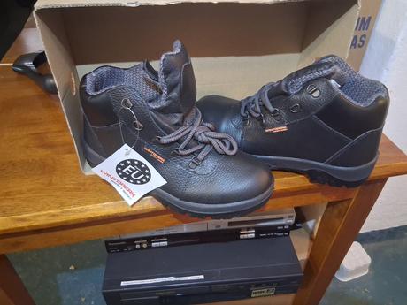 Pracovné topánky kožené nové wintoperk s visačkou, 41