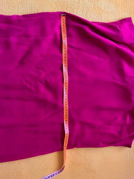 Raz oblečené spoločenské šaty, 44