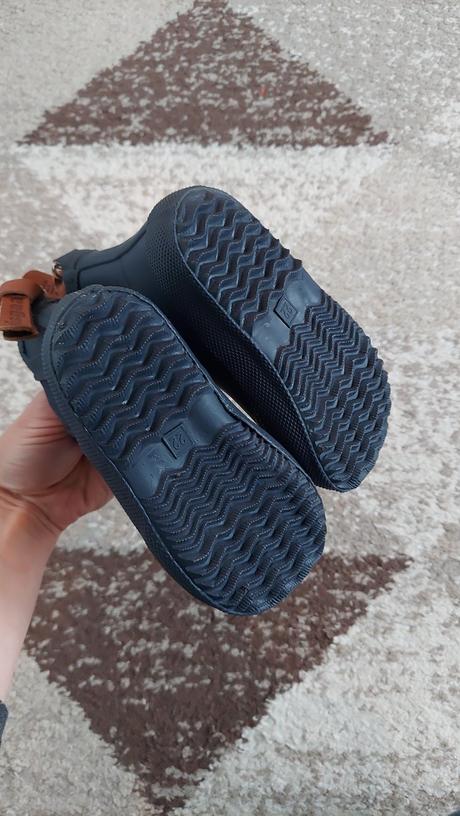 Gumáky birgaard, 22