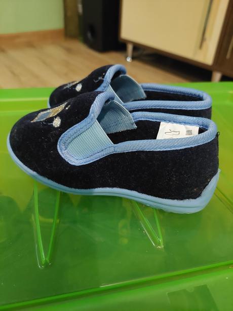 Semisove papucky, 24