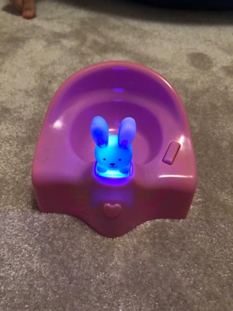 Svietiaci nočník pre bábiku, 