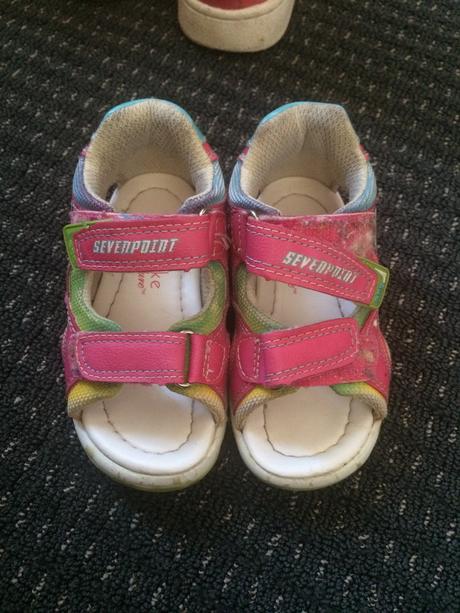 Sandalky ci papuce, 22