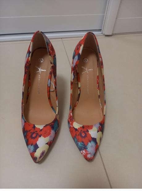 Lodičky, atmosphere,38