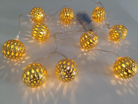 Zlatá svetelná reťaz 135cm, 