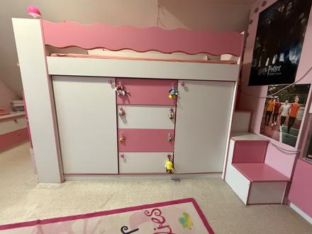 Dievčenský nábytok, 