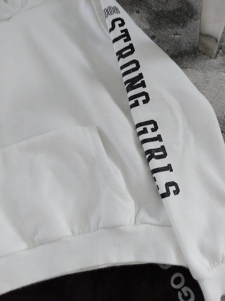 Mikina s legínami, 146