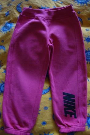 Dievčenské tepláky na 4 roky, nike,104