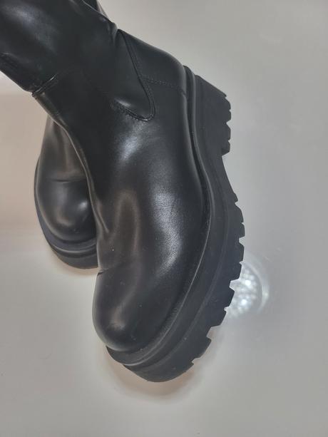 Stradivarius elasticke čižmy, stradivarius,39