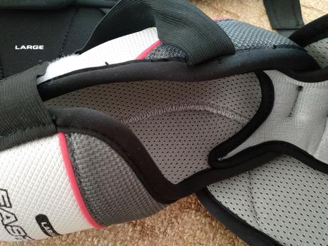 Hokejová vesta+ lakťovky jr. l, l