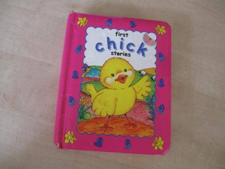 Anglické leporelo first chick stories,