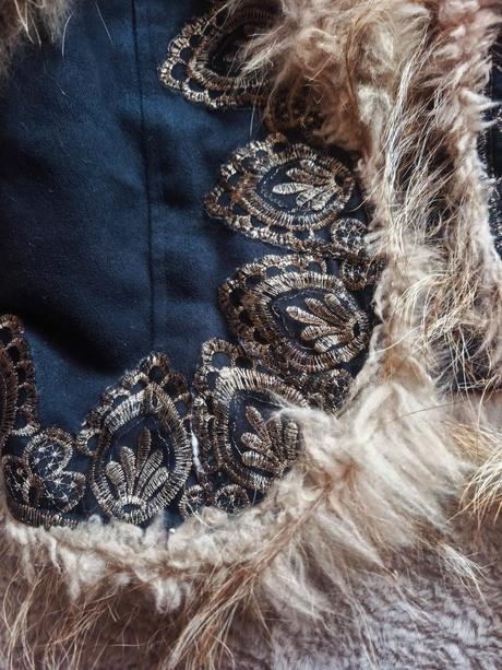 Nádherná vesta s líšky myvalovej, s