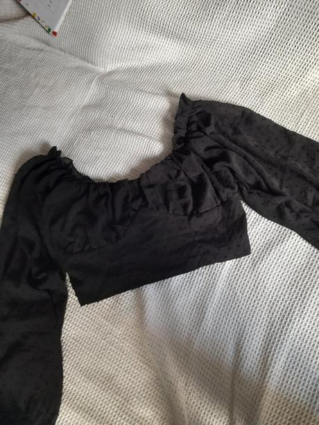 Cierna crop kratka bluzka, l