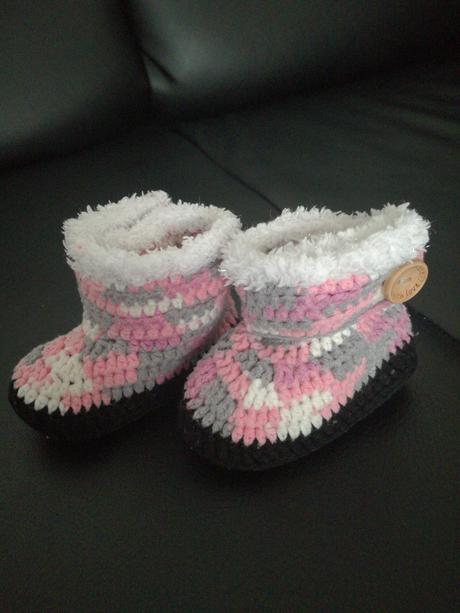 Sivo-ružové čižmičky, 17