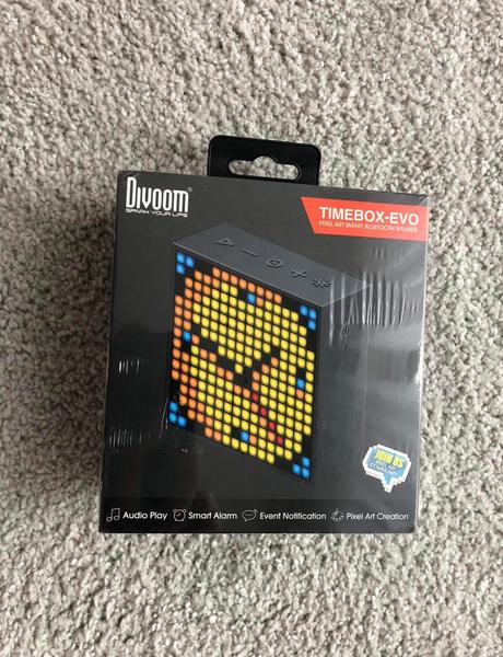 Reproduktor s budíkom,