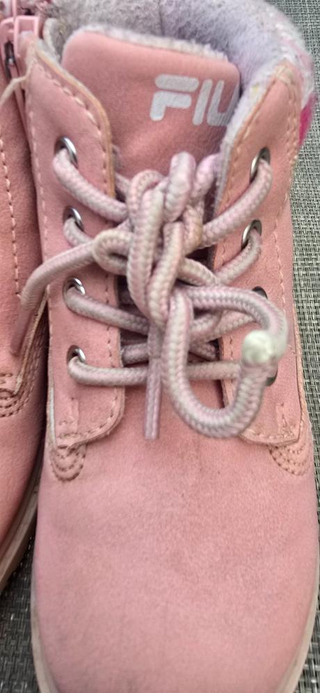 Poltopánky, fila,23