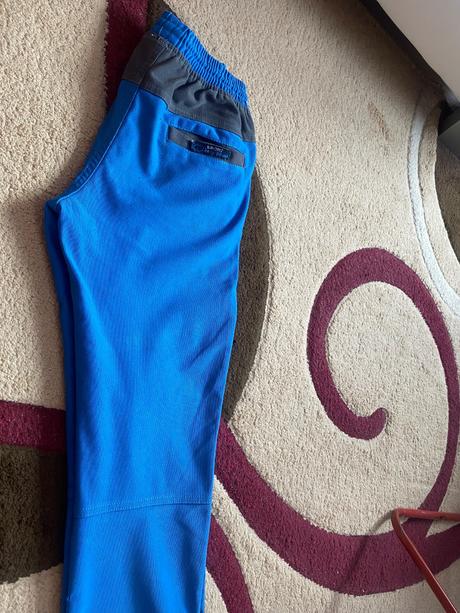 Modré nohavice, 146