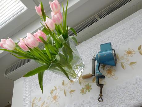 Retro mlynček na orechy-jihokov české budejovice., 