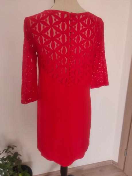 S krajkou na chrbte, s