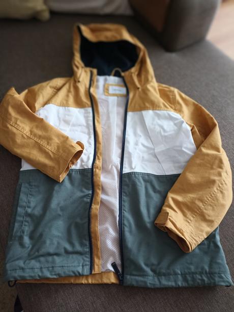 Pár krát oblecčená bundička, reserved,152